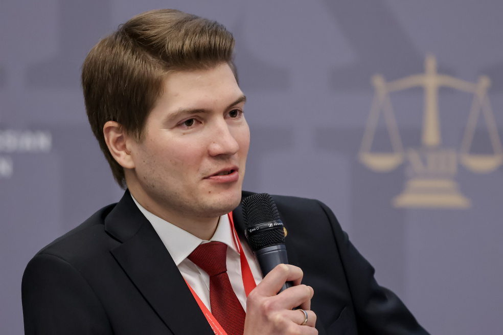 О людях, процессах и технологиях в контексте работы государственных юридических служб поговорили на ПМЮФ 25