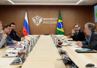 Состоялась встреча Министра юстиции Российской Федерации Константина Чуйченко и Чрезвычайного и Полномочного Посла Федеративной Республики Бразилия в Российской Федерации Родриго Де Лима Баэна Соареса