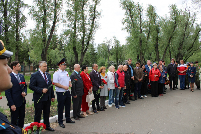 Аллея ветеранов омской юстиции, Парке имени 30-летия Победы, Омск