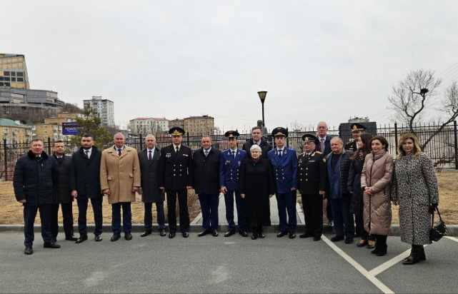 Открытие бюста выдающего юриста Анатолия Кони, Владивосток