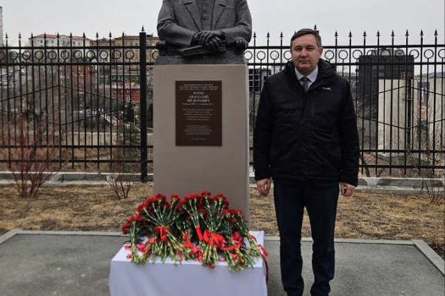 Открытие бюста выдающего юриста Анатолия Кони, Владивосток