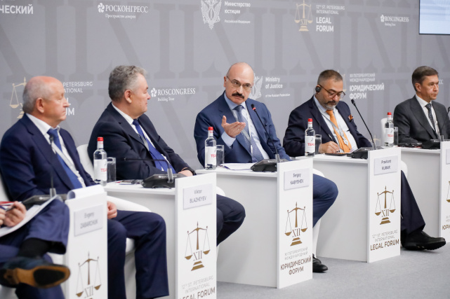 В ходе ПМЮФ-2024 рассмотрели перспективы развития юридического образования в странах БРИКС В ходе ПМЮФ-2024 рассмотрели перспективы развития юридического образования в странах БРИКС