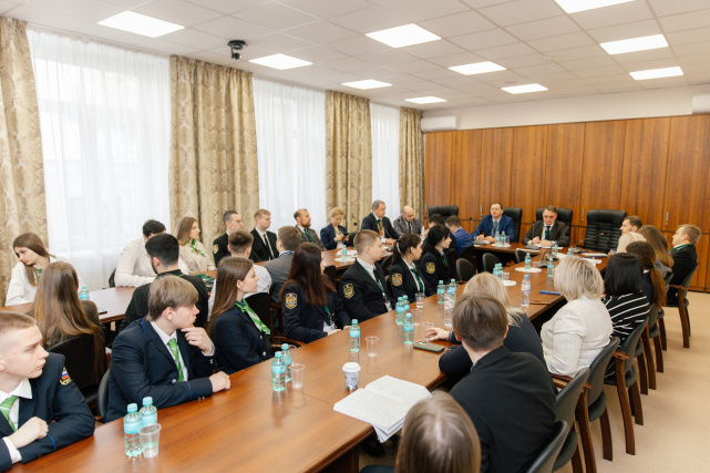 8Y9A2340.jpg