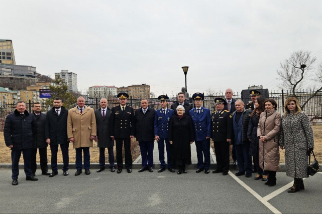 Открытие бюста выдающего юриста Анатолия Кони, Владивосток
