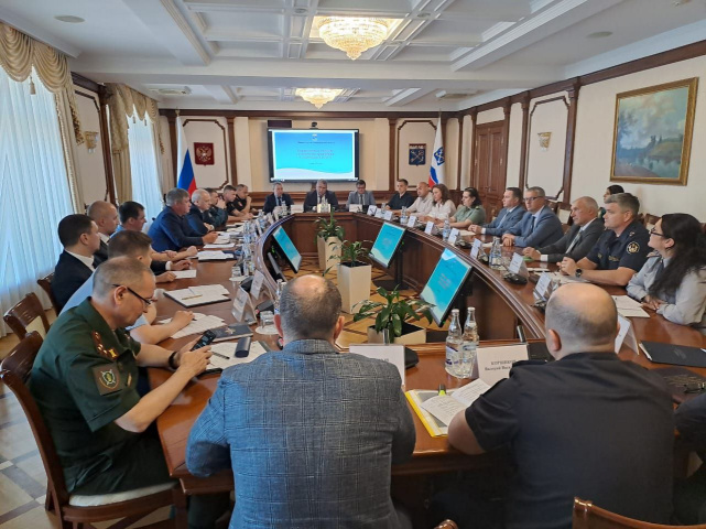 На координационном совещании по обеспечению правопорядка в Ленинградской области обсудили вопросы расширения региональной сети исправительных центров